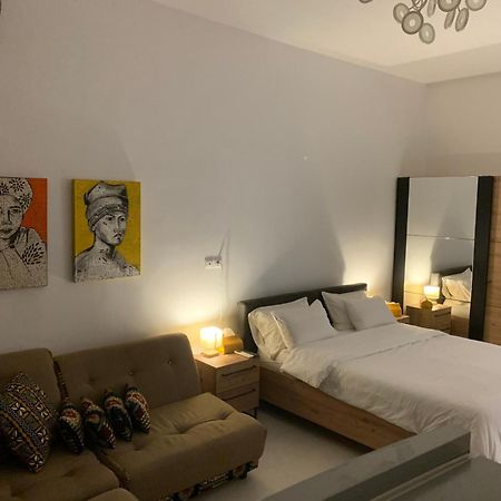 CHEZ RIMA // Studio très chaleureux F1 // Très bien situé Dakar Exterior foto